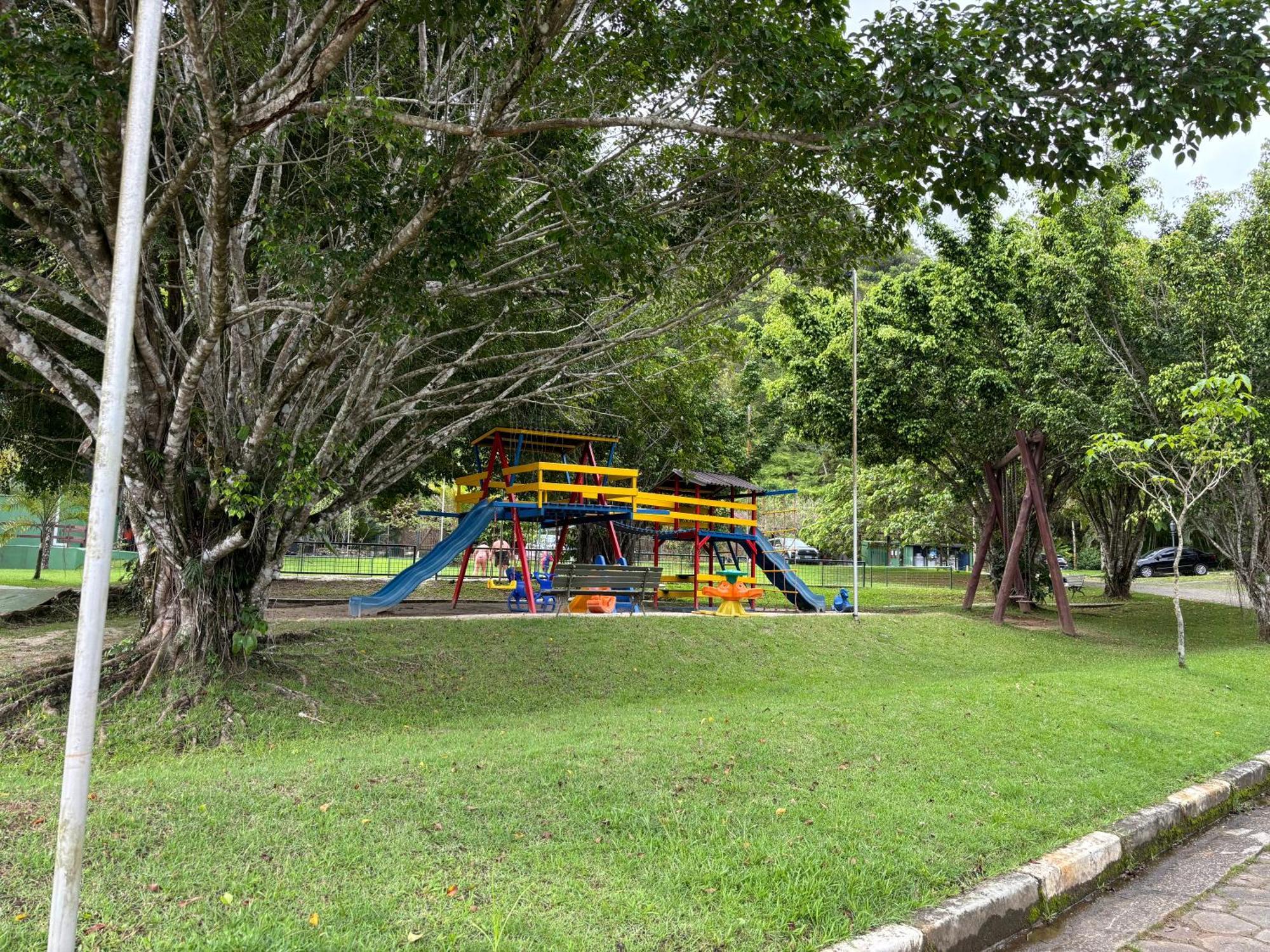 Condominio Com Muita Diversao Toninhas Убатуба Екстериор снимка